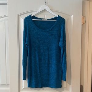 Teal Long-Sleeve Scoop Neck Women’s Top